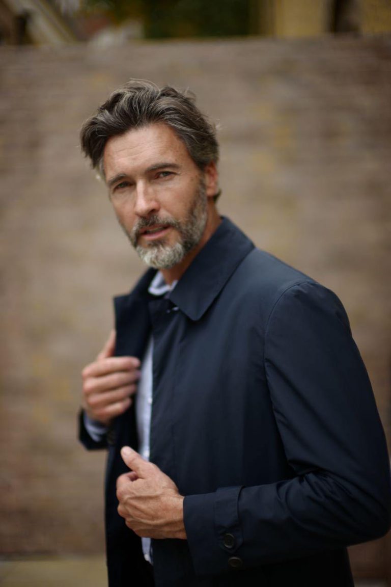 HOW TO DRESS IN YOUR 40’S - Alexandra Wood